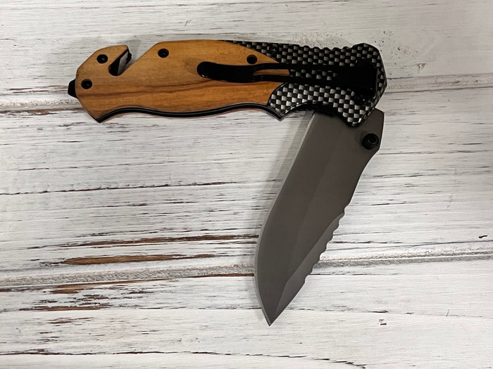 Engraved finished knives