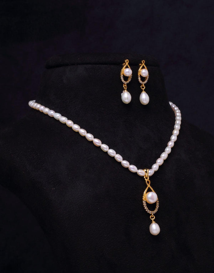 Freshwater Pearl Beaded Necklace With Depicted Design Set In Cubic Zirconia Stones