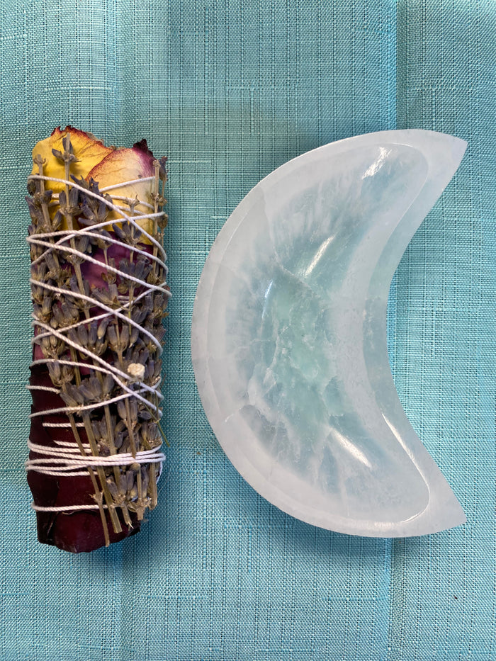 Selenite Moon Gemstone Bowl – view 3