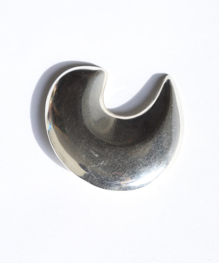 vintage mexican sterling silver 925 moon crest pendant necklace Brooklyn New York City 11222 sculptural brooch or lapel pin for weddings, crafted in sterling silver by Macha Studio, Greenpoint, Brooklyn NYC