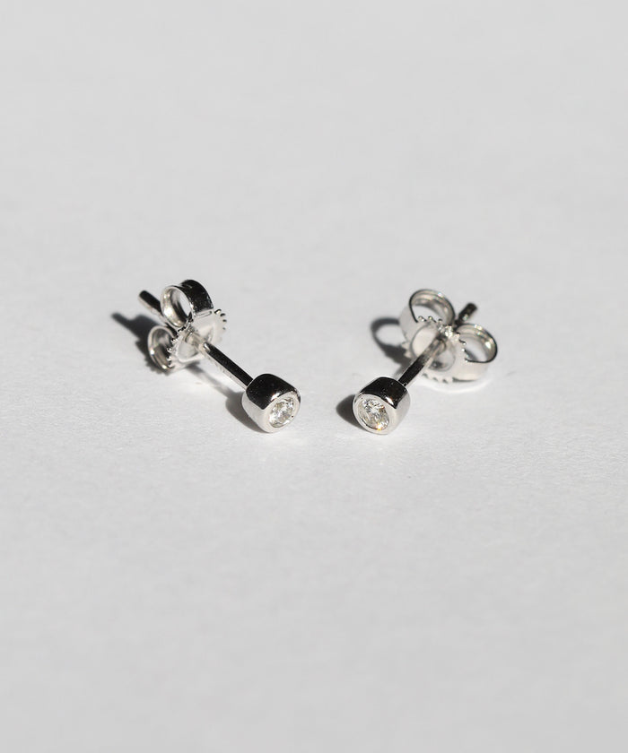 round bezel white diamond earring 14k yellow gold Brooklyn New York