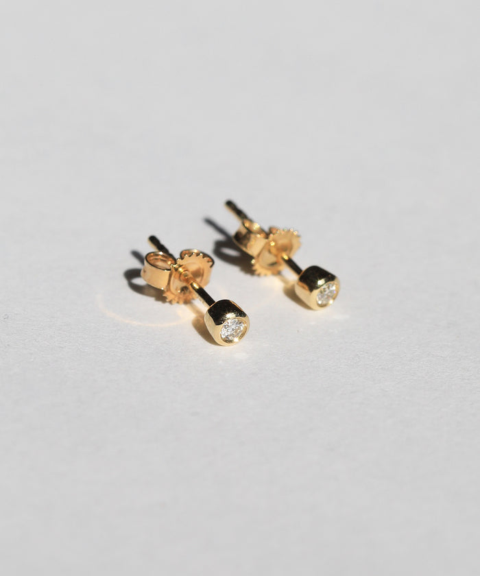 round bezel white diamond earring 14k yellow gold Brooklyn New York
