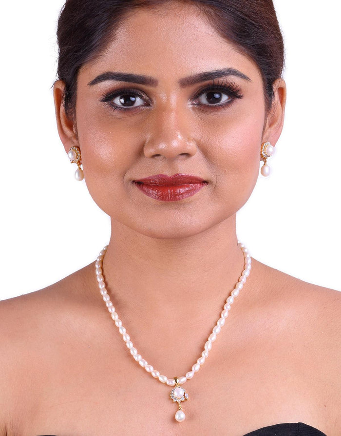 White Beaded Pearl Set With Oval Shaped Dangled Pearls